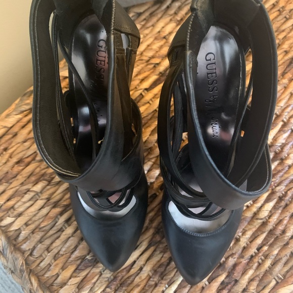 Like new Size 8.5 Guess heels - Picture 2 of 5